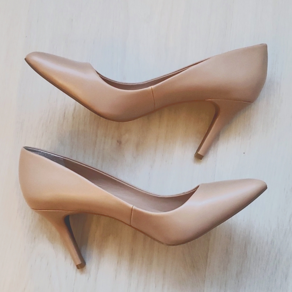 Women's Nude leather heels